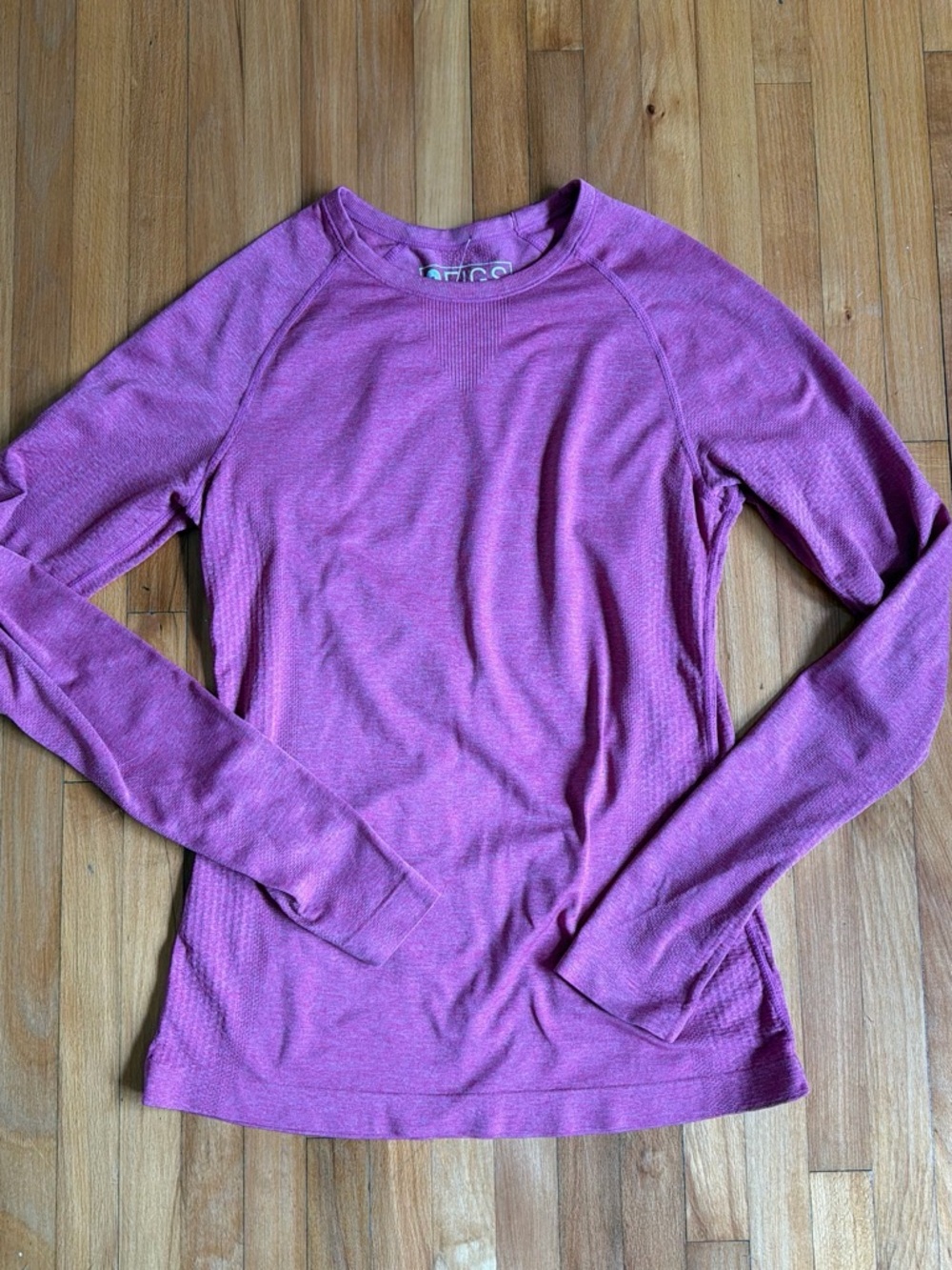 Figs Women's Long Sleeve Crewneck Top - Mauve Pink